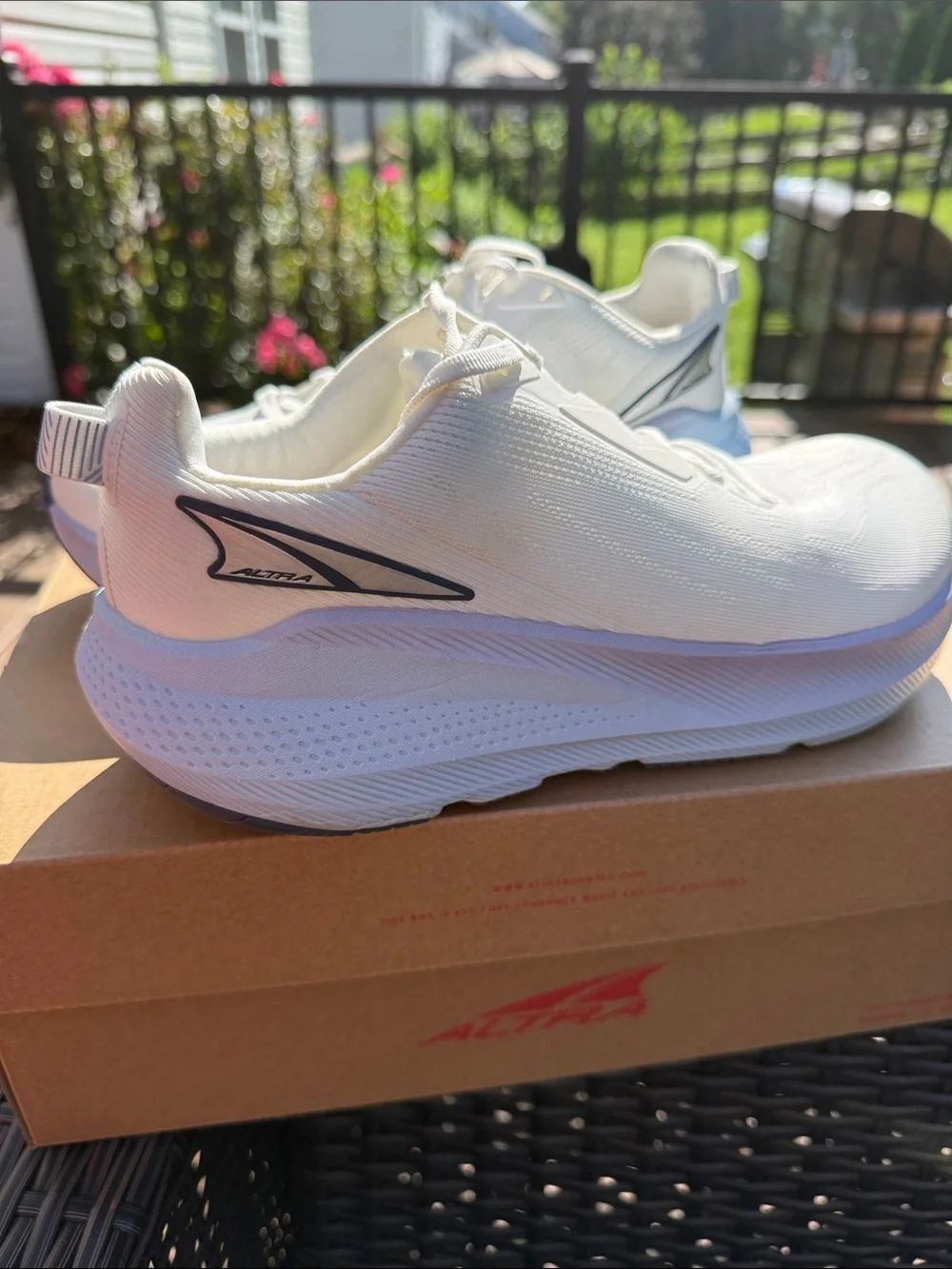 Altra FWD VIA Women's Size 9.5 Running Shoes Sneakers New
